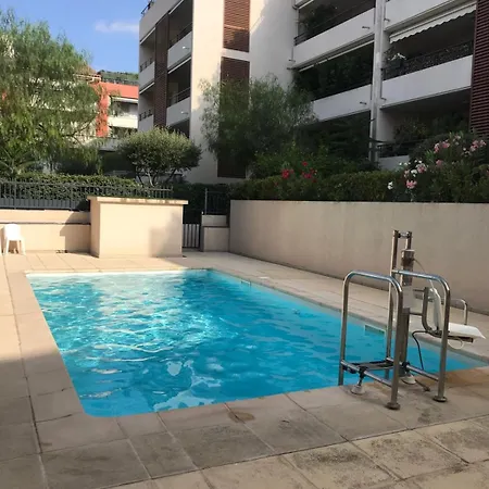 Appartement In The Center With Pool *