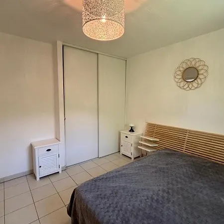Apartment In The Center With Pool Saint-Raphael (Var)