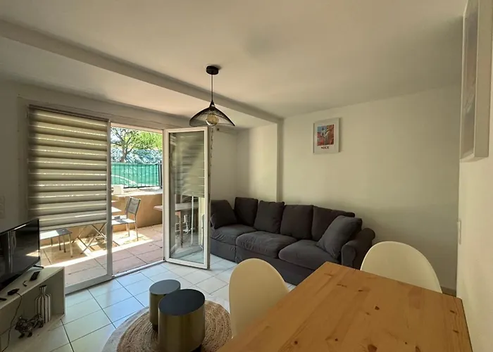 In The Center With Pool Apartamento Saint-Raphaël